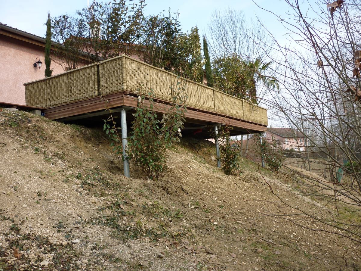 Réalisation d'une terrasse en bois à Priay 01160