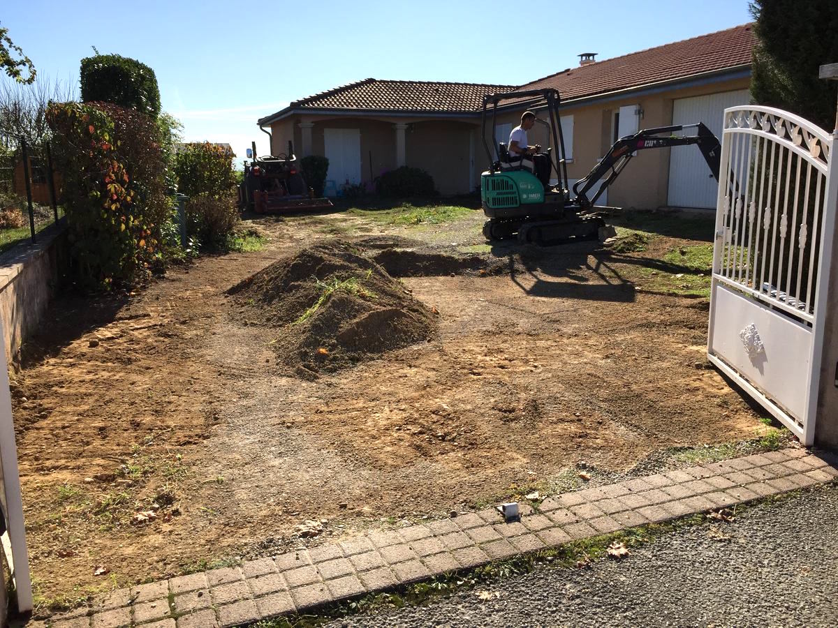 Terrassement réalisation d'un accès à Jassans Riottier